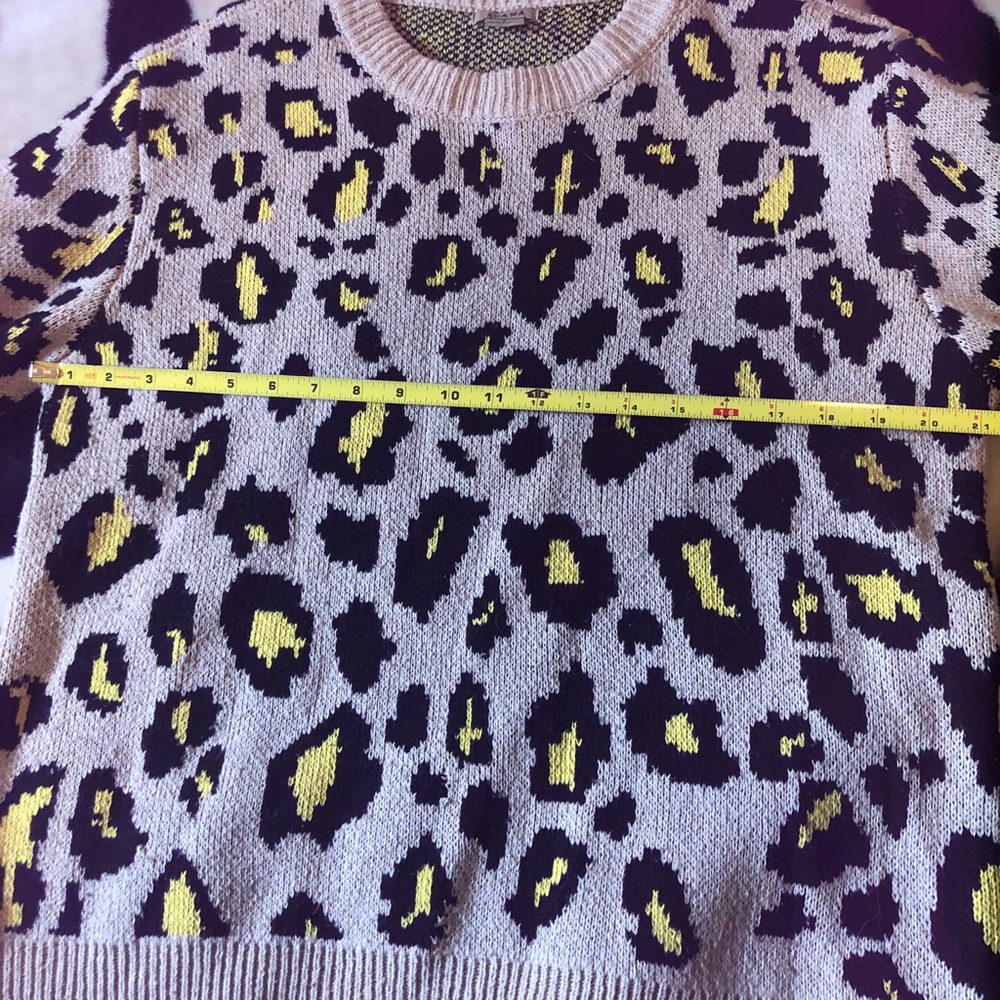 Leopard Print Sweater - Picture 4 of 6